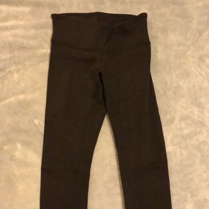 Lululemon women’s yoga pants